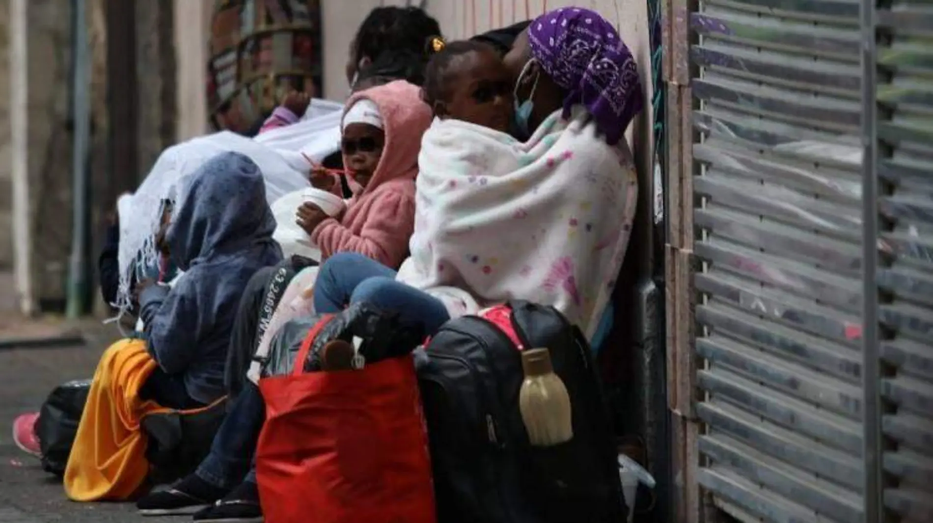 Migrantes sufren para llegar a los EU